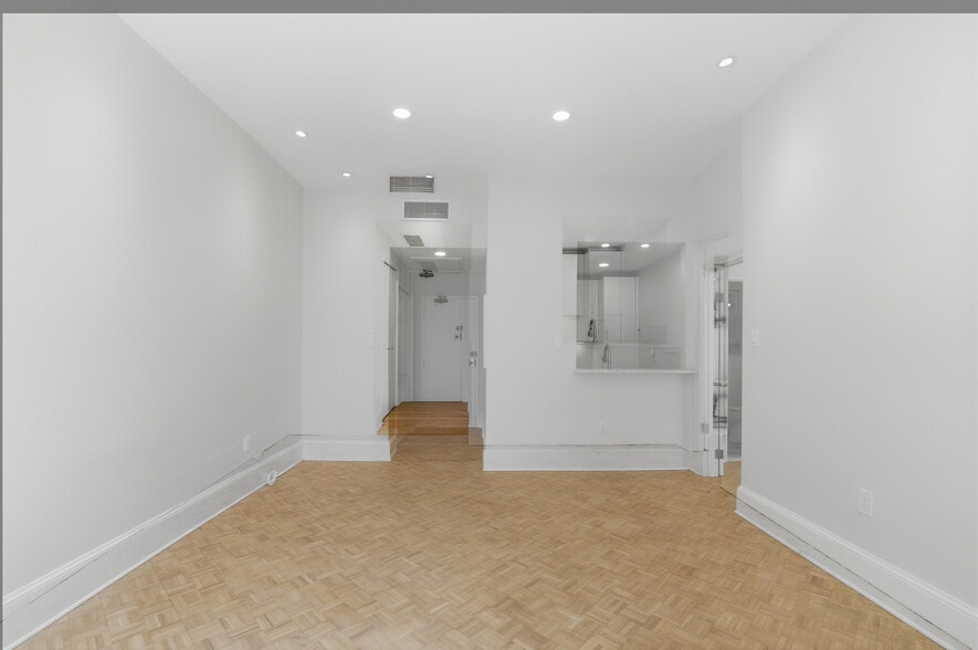 Building Photo - 1851 Columbia Rd NW