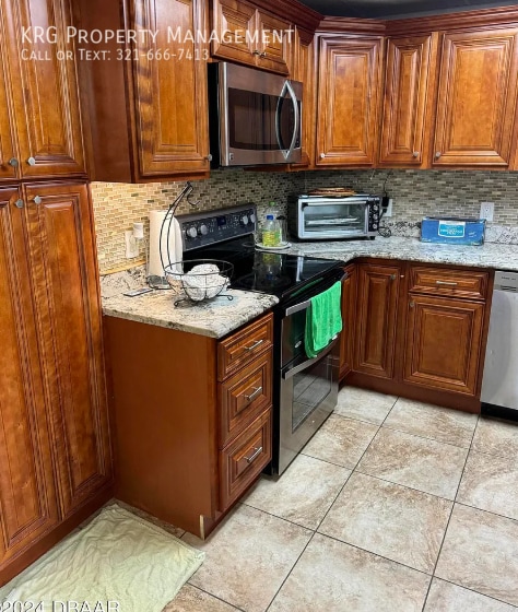 Building Photo - 935 N Halifax Ave