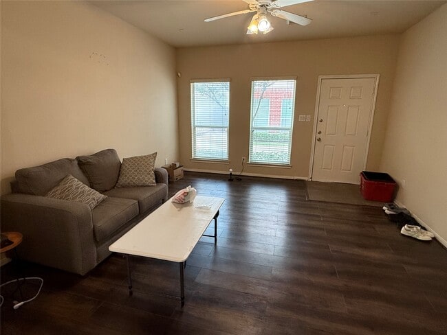 Building Photo - 2231 Naomi St