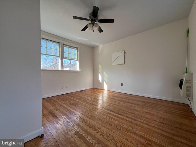 Building Photo - 5810 Mt Vernon Dr