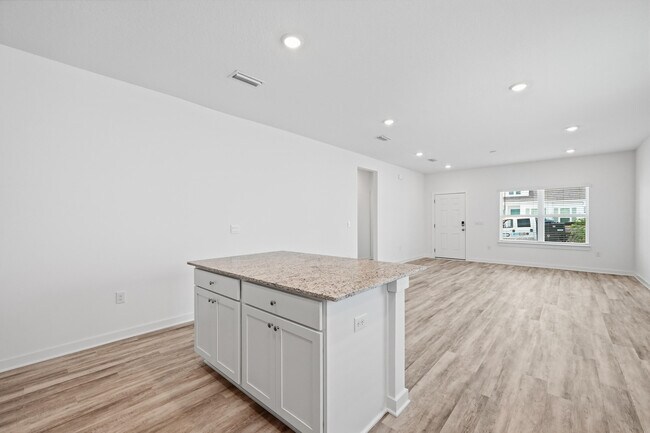 Building Photo - 213 Huckleberry St