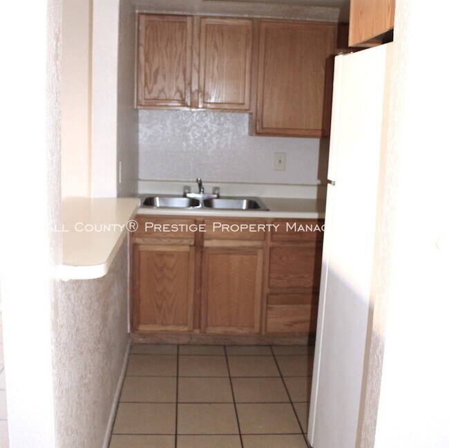Building Photo - 1831 W Mulberry Dr