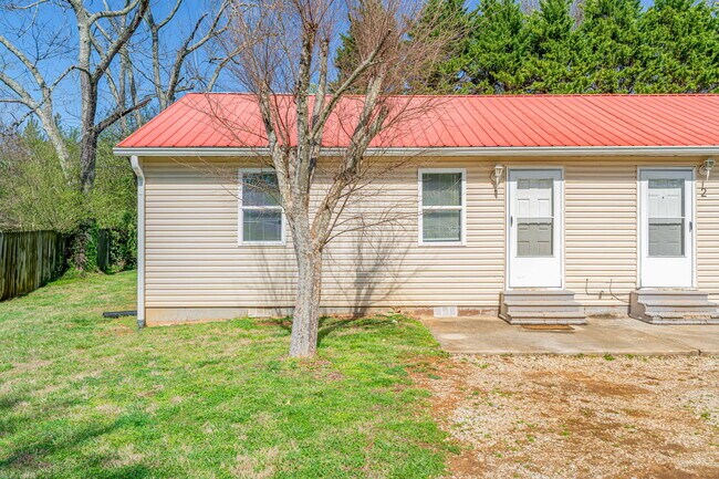Building Photo - 3811 Fairmont Blvd
