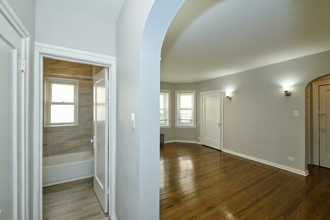 Building Photo - 6322 N Albany Ave