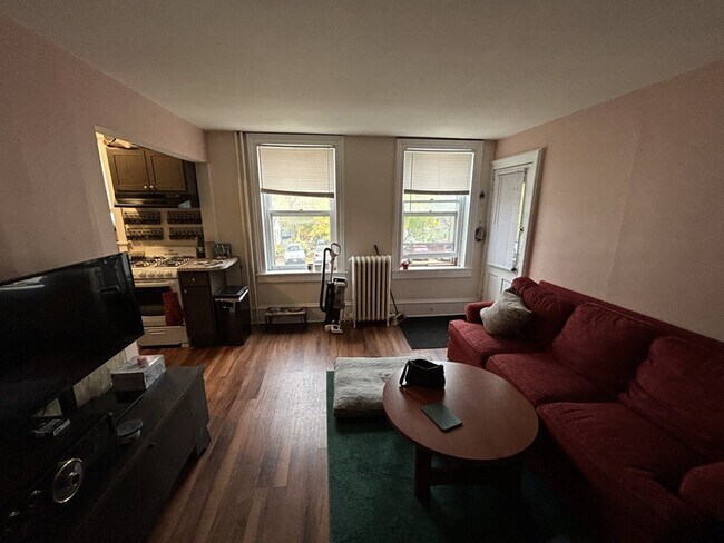 Building Photo - 123 E Gorham St