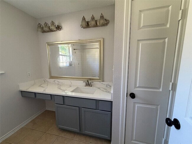 Building Photo - 3718 Treasure Island Dr