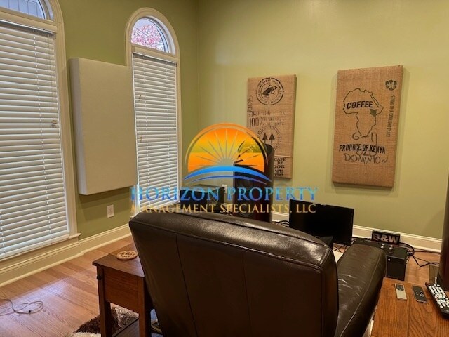 Building Photo - 127 Phantom Dr