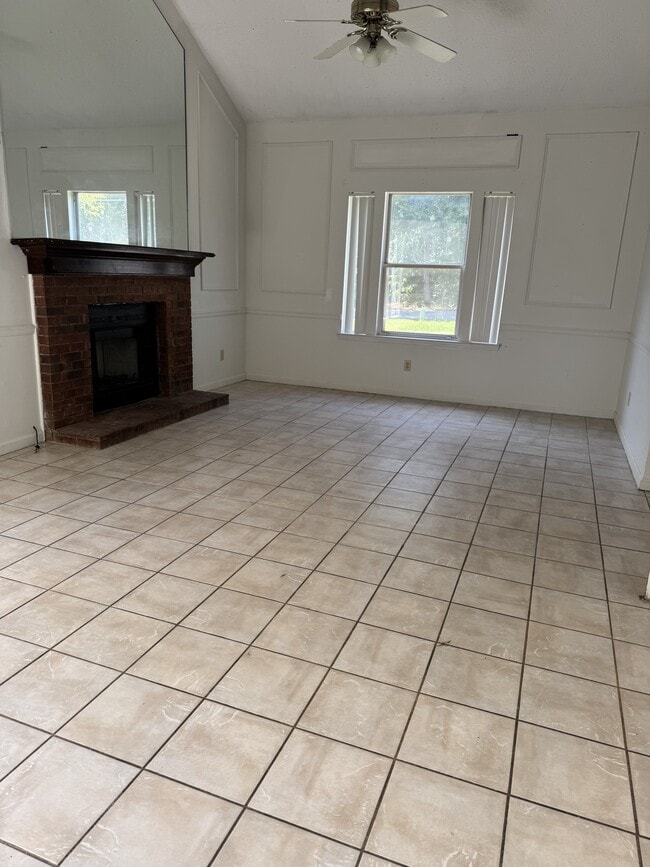 Building Photo - 2074 Hopkins Mill Rd