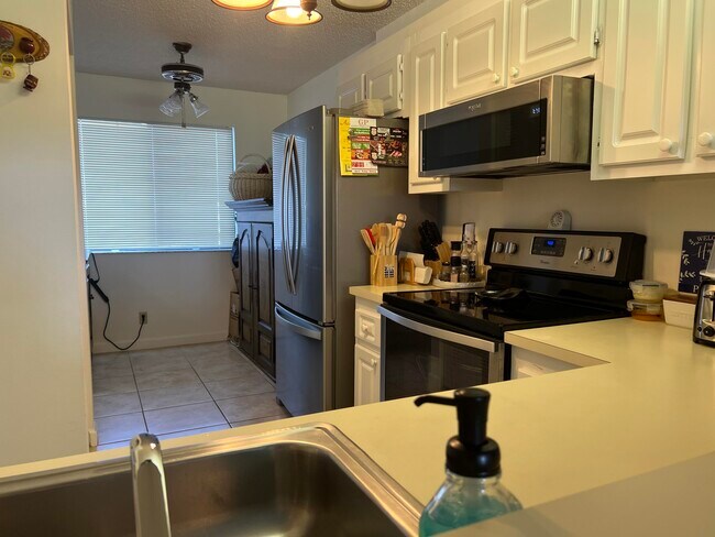 Building Photo - 3138 Via Poinciana