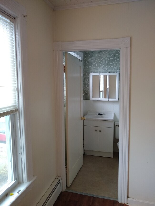 144 Chaplin St 144 Chaplin St Pawtucket RI 02861 Apartment Finder