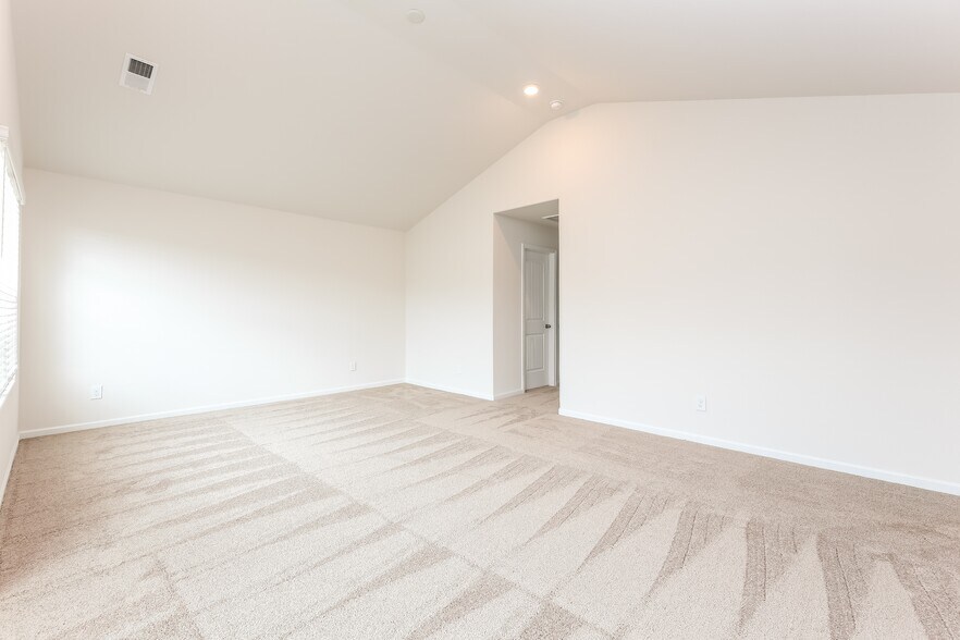 Building Photo - 2207 Southlea Dr