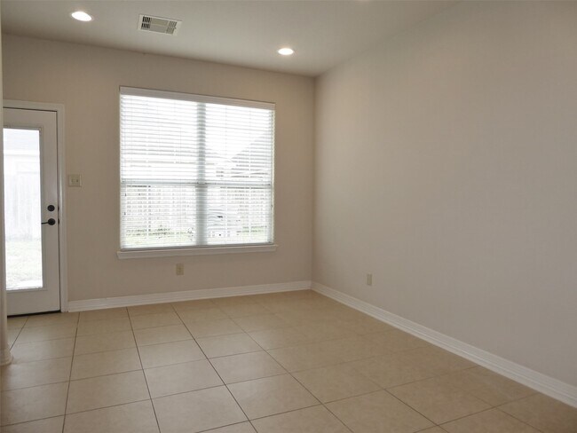 Building Photo - 10225 Wood Fern Ct