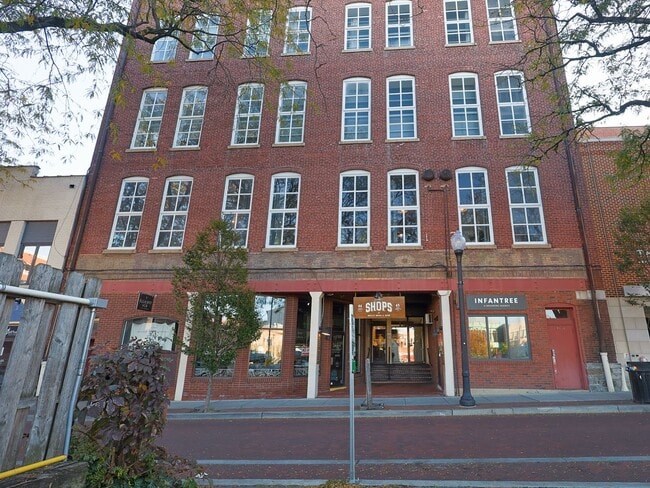 Building Photo - Beautiful 1 Bedroom in Downtown Lancaster