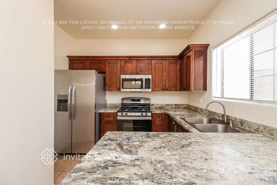 Building Photo - 6322 S Colonial Way