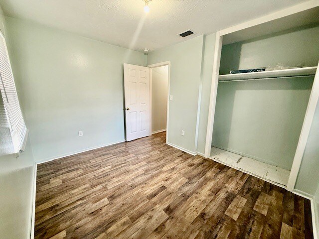 Building Photo - 240 E Howry Ave