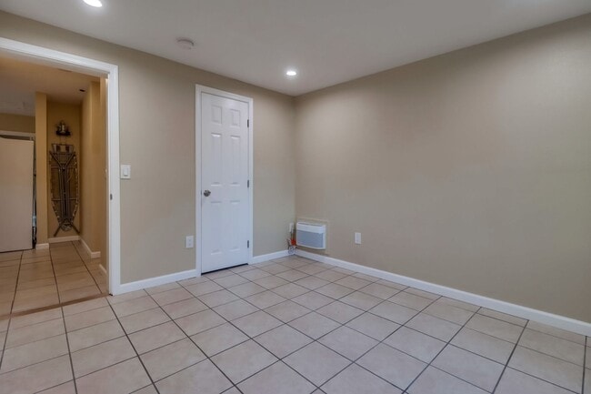 Building Photo - Barcelona Ridge Estates