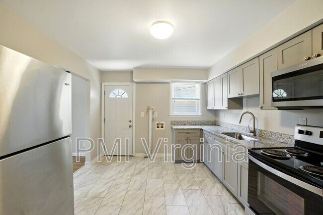 Building Photo - 3237 Verdun Ave