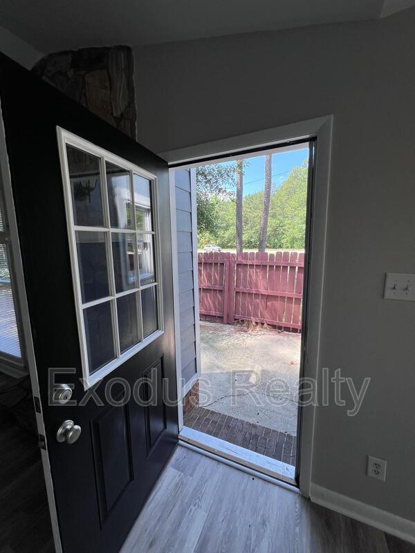 Building Photo - 157 Maranatha Cir