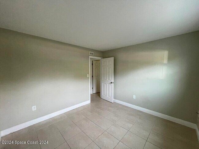 Building Photo - 8210 Orange Ave