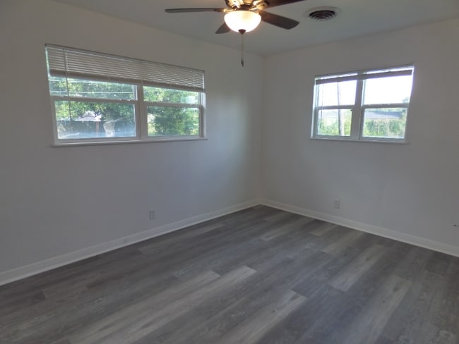 Building Photo - 3627 Bowling Ln