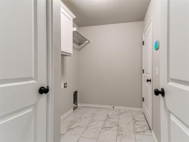 Building Photo - 12200 Rockbed Dr