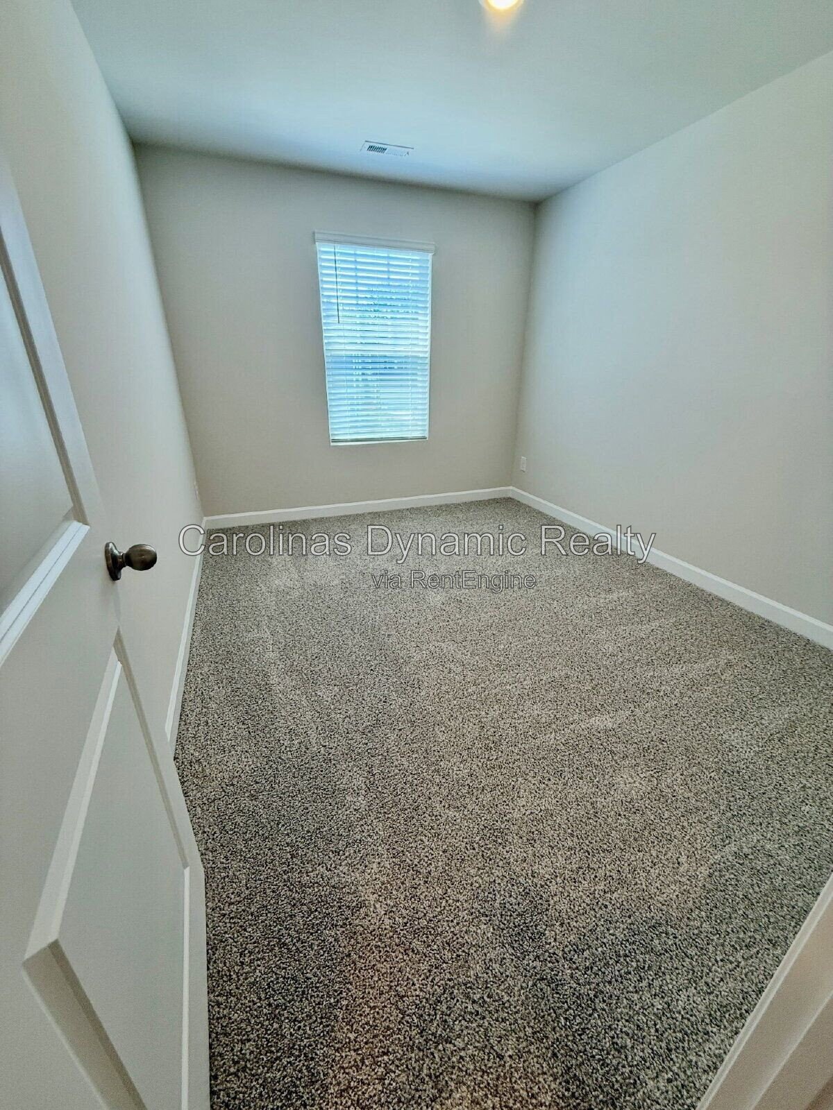 Building Photo - 1719 Braemar Vlg Dr