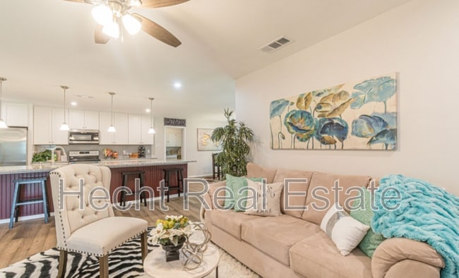 Building Photo - 157 Persia Dr