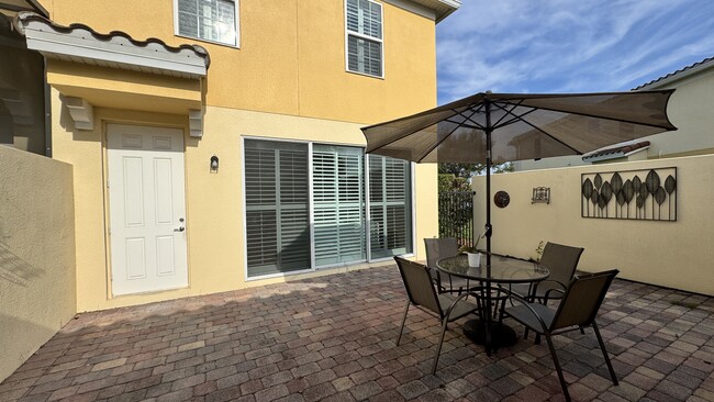 Building Photo - 12016 Lorenza Ln