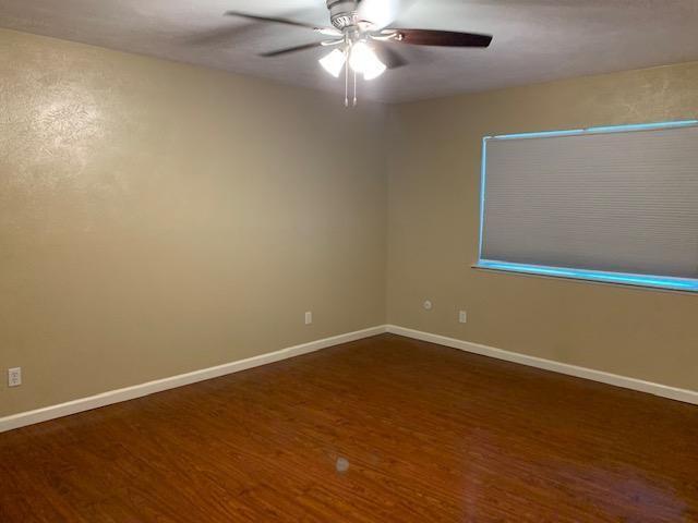 Building Photo - 5098 Roberts Dr