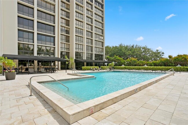 Building Photo - 3301 Bayshore Blvd