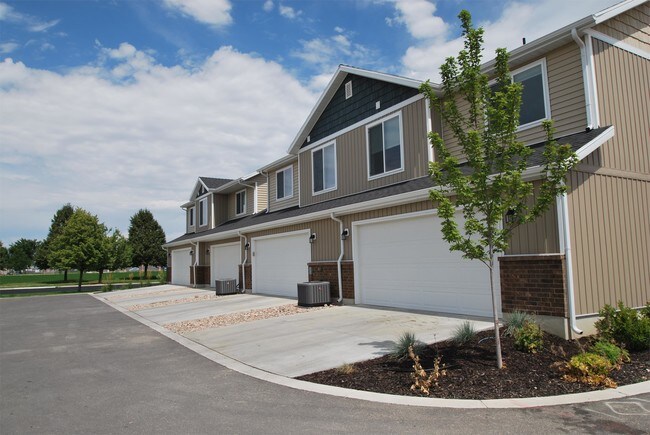 Building Photo - 2497 N 180th E