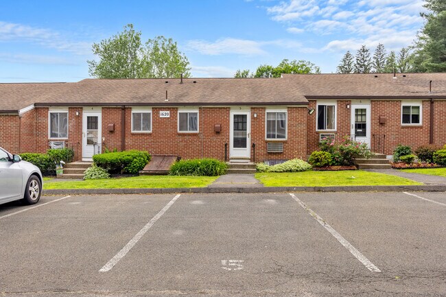Building Photo - 1620 Farmington Ave