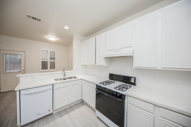 Building Photo - 2922 Copper Cliff Dr
