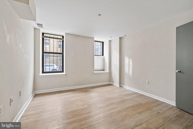 Building Photo - 2633 Adams Mill Rd NW