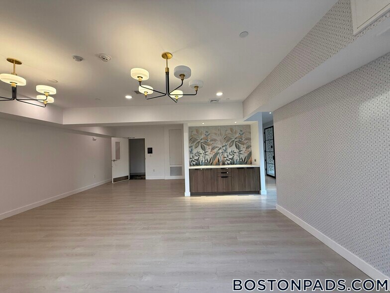 Building Photo - 199 Gardner St