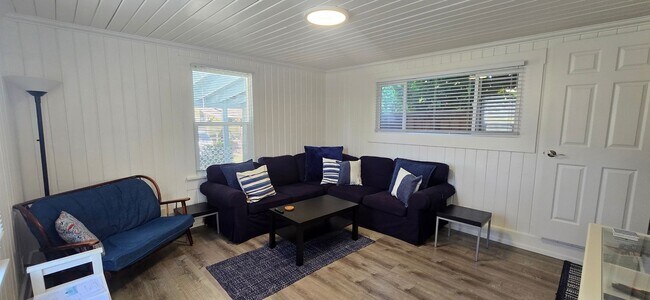 Building Photo - Furnished Listing-213 West 12th St., Port Angeles, WA 98362
