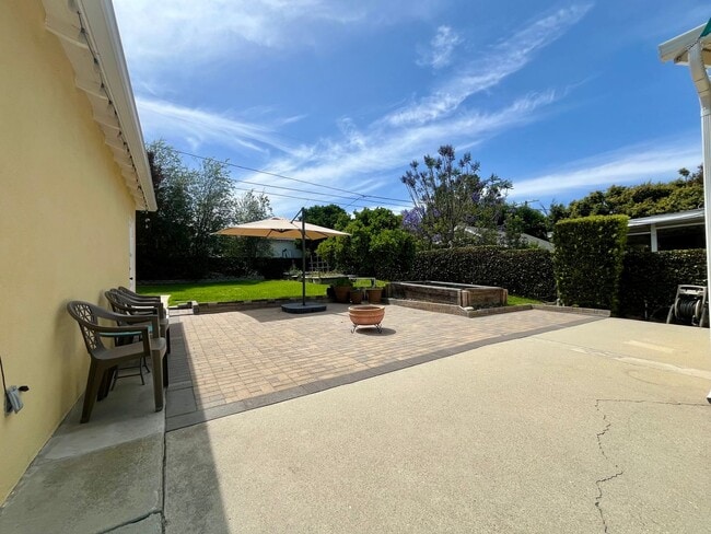 Building Photo - VISTA DEL ORO  3 BEDROOM HOUSE