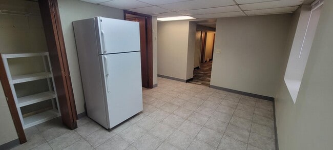 Building Photo - 20 N Willow St