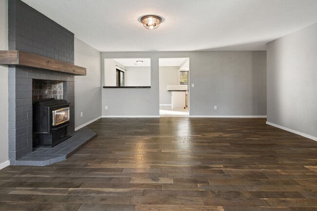 Building Photo - Ranch-Style 3 Bed / 2 Bath Single-Level Home in Hillsboro