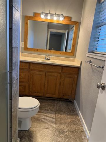 Building Photo - 616 E Main St