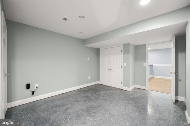 Building Photo - 8314 Sunnybrook Ct