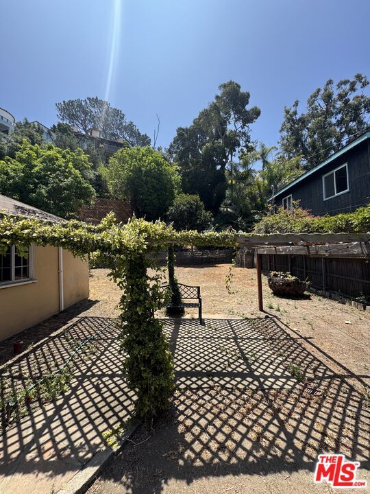Building Photo - 368 Entrada Dr
