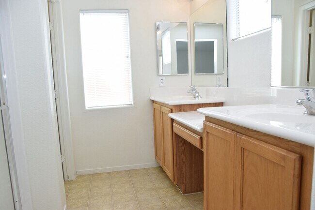 Building Photo - 9440 Crimson Sky St