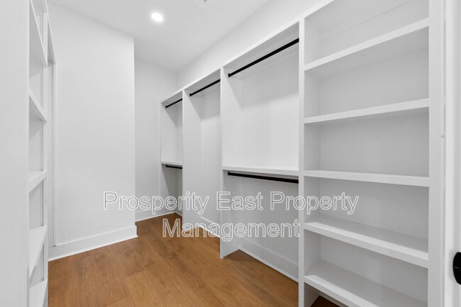 Building Photo - 3420 Tappan Pl
