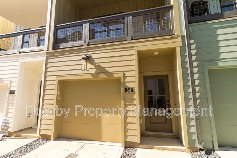 Building Photo - 642 Belletrace Cir