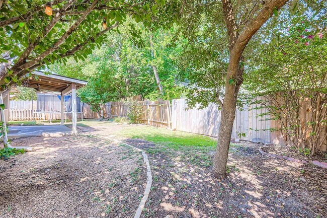 Building Photo - 903 Jasmine Trail