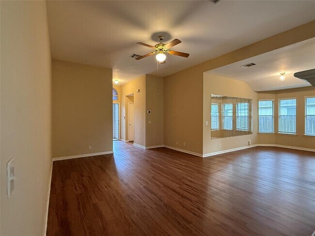 Building Photo - 25 Azalea Dr