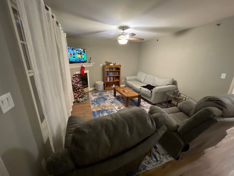 Building Photo - 3100 Beargrass Run Ct