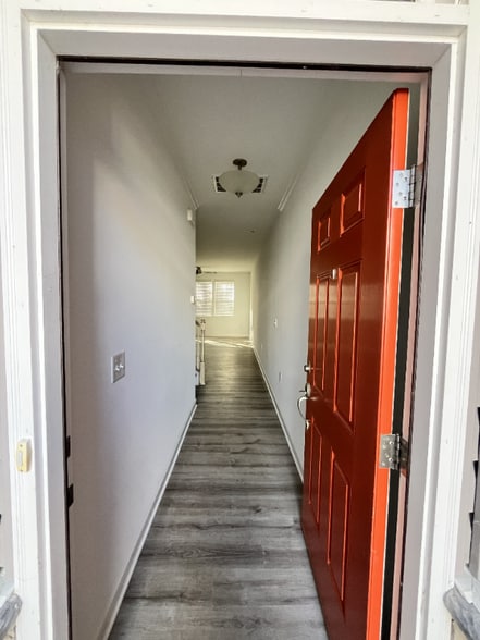 Building Photo - 135 Orvis Dr