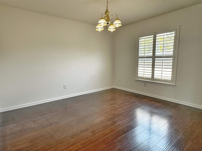 Building Photo - 1709 S Summer Ridge Ct